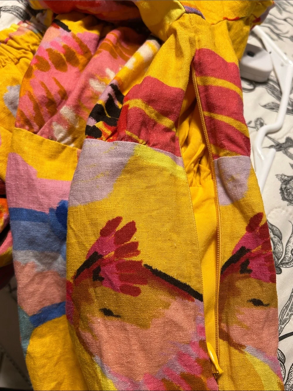 🎀FARM RIO yellow off the shoulder dress size XS GUC puff sleeves parrot print - Picture 8 of 12